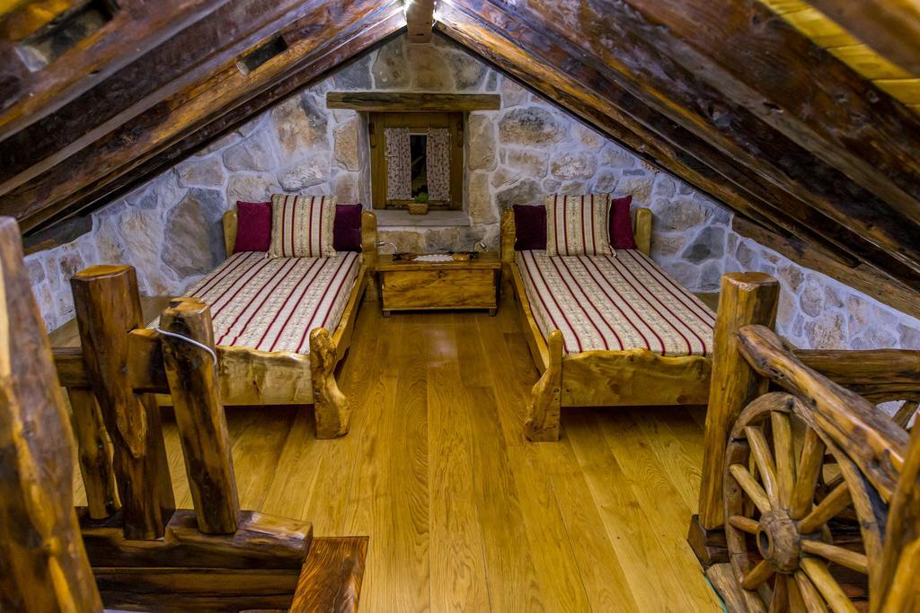 Stonehouse Marina Villa Vrsine Buitenkant foto