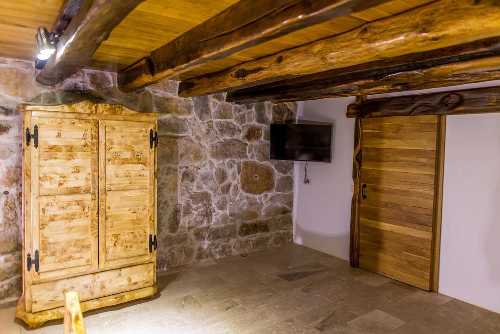 Stonehouse Marina Villa Vrsine Buitenkant foto