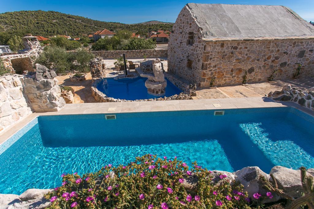 Stonehouse Marina Villa Vrsine Buitenkant foto