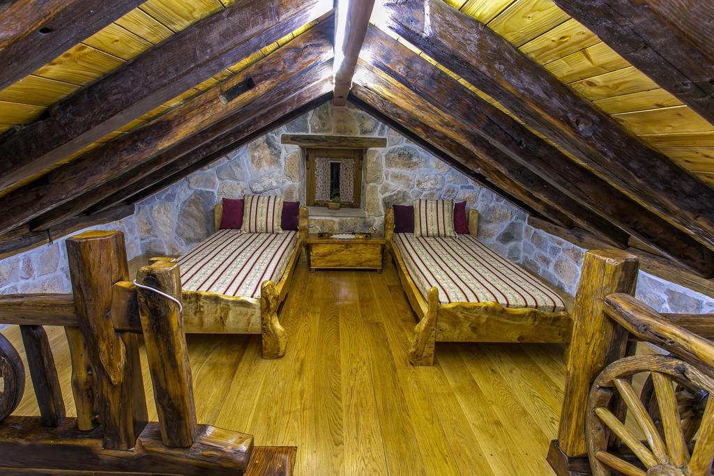 Stonehouse Marina Villa Vrsine Buitenkant foto